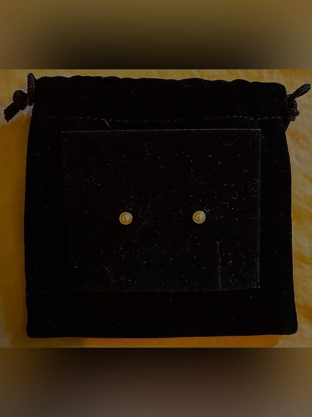 Women’s Pearl Studs